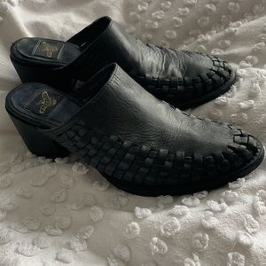 Freebird boots Sofia mules slides shoes woven black 7